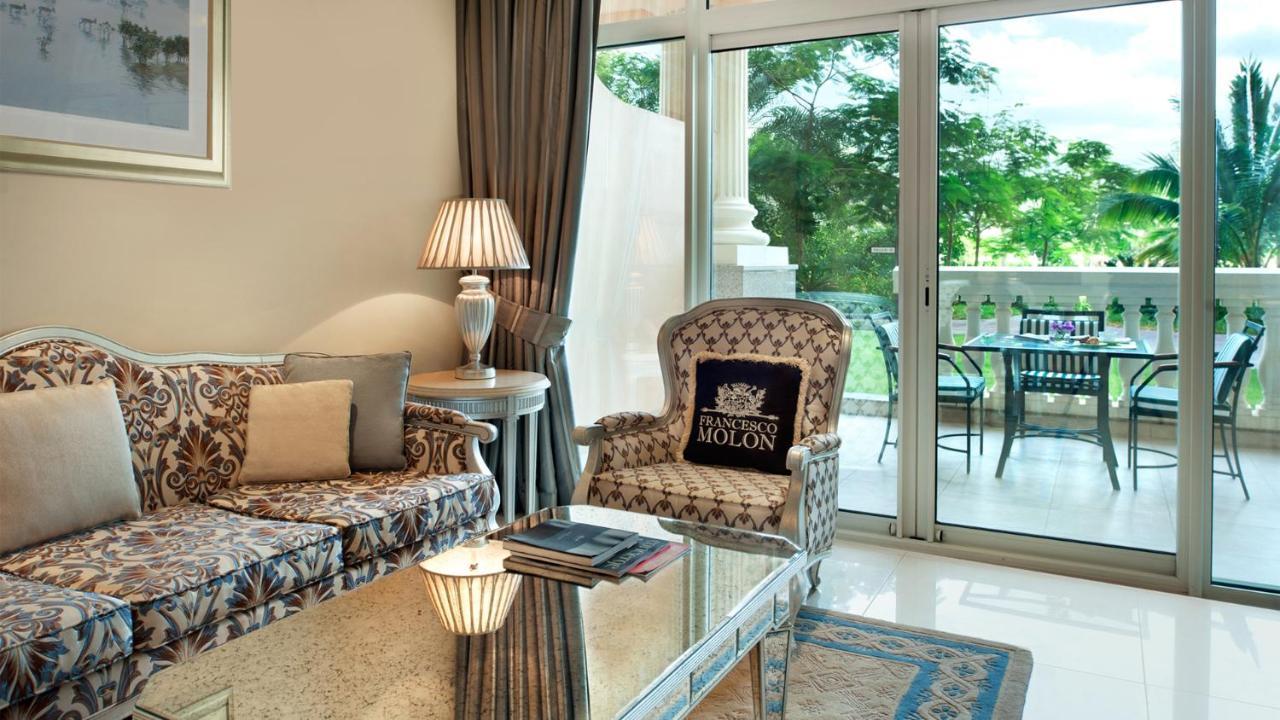 Kempinski Hotel & Residences Palm Jumeirah Dubai Buitenkant foto A living room at The Imperial