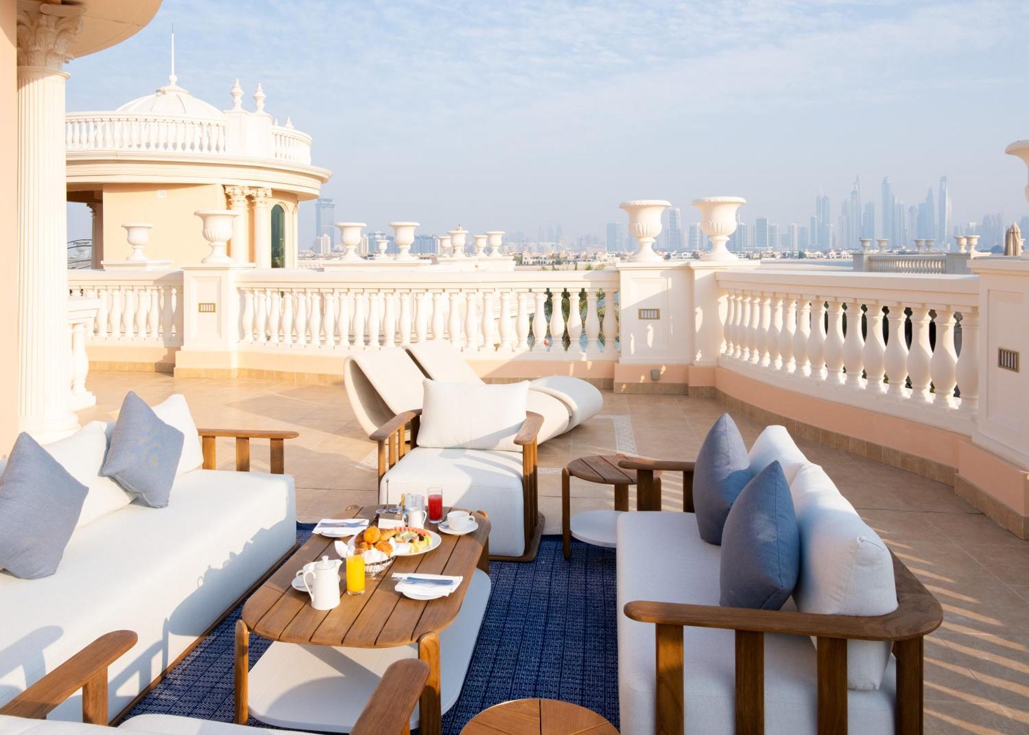 Kempinski Hotel & Residences Palm Jumeirah Dubai Buitenkant foto The Royal Mirage Hotel