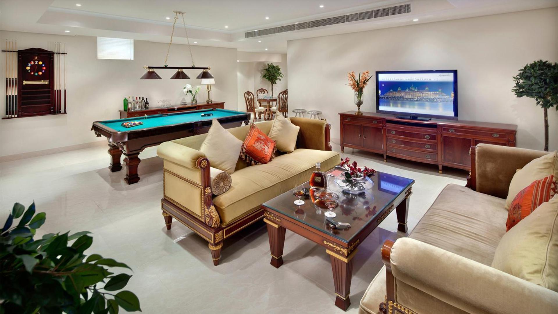 Kempinski Hotel & Residences Palm Jumeirah Dubai Buitenkant foto A pool table in a living room