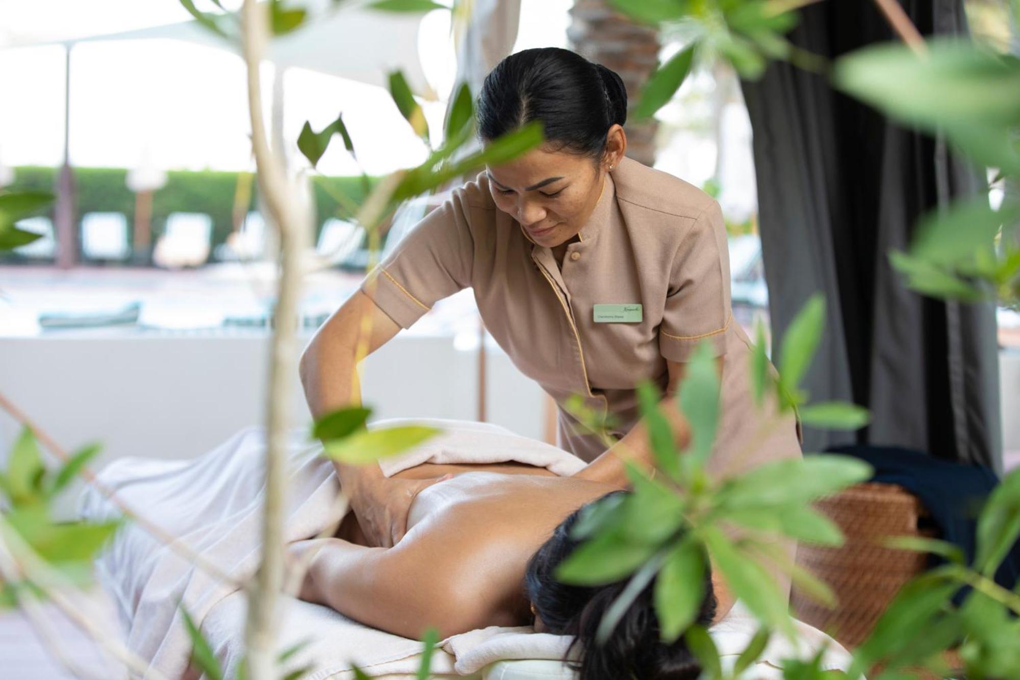 Kempinski Hotel & Residences Palm Jumeirah Dubai Buitenkant foto Thai massage